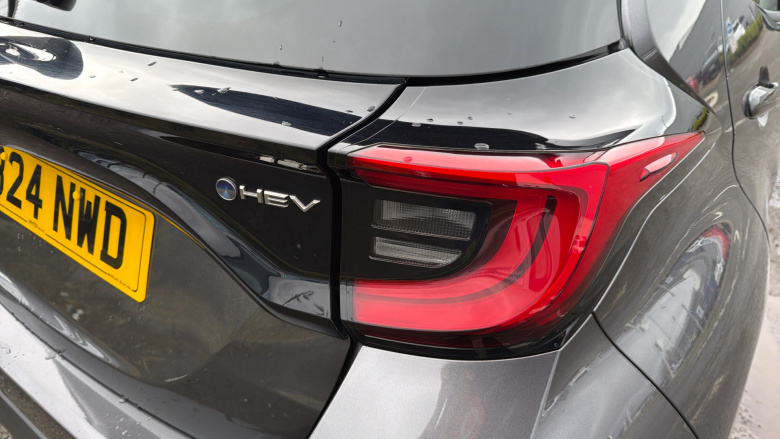 Toyota Yaris 1.5 Hybrid Design 5dr CVT Hybrid Hatchback